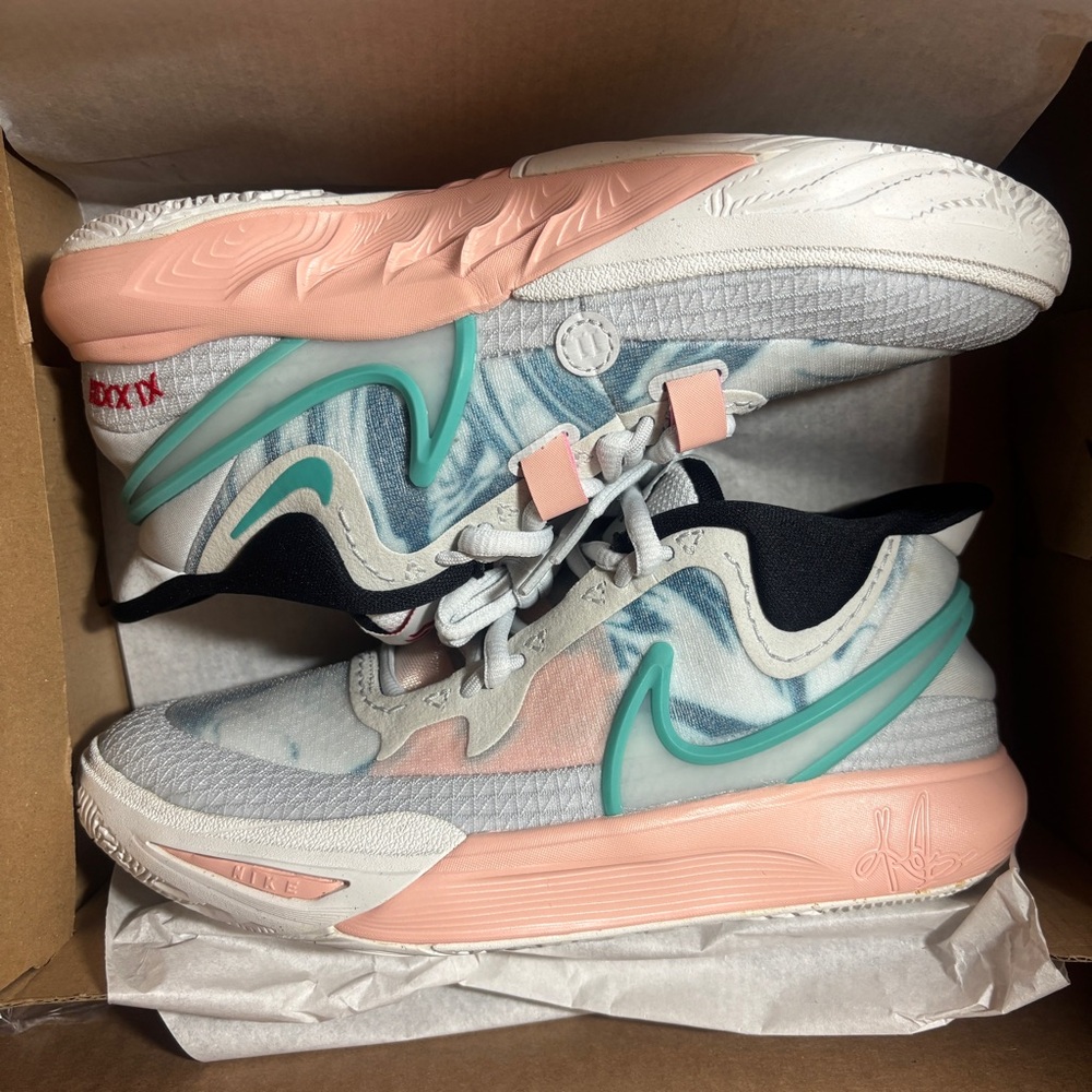 NEW Nike Kyrie Irving 8 GO (GS) 4Y Shoes